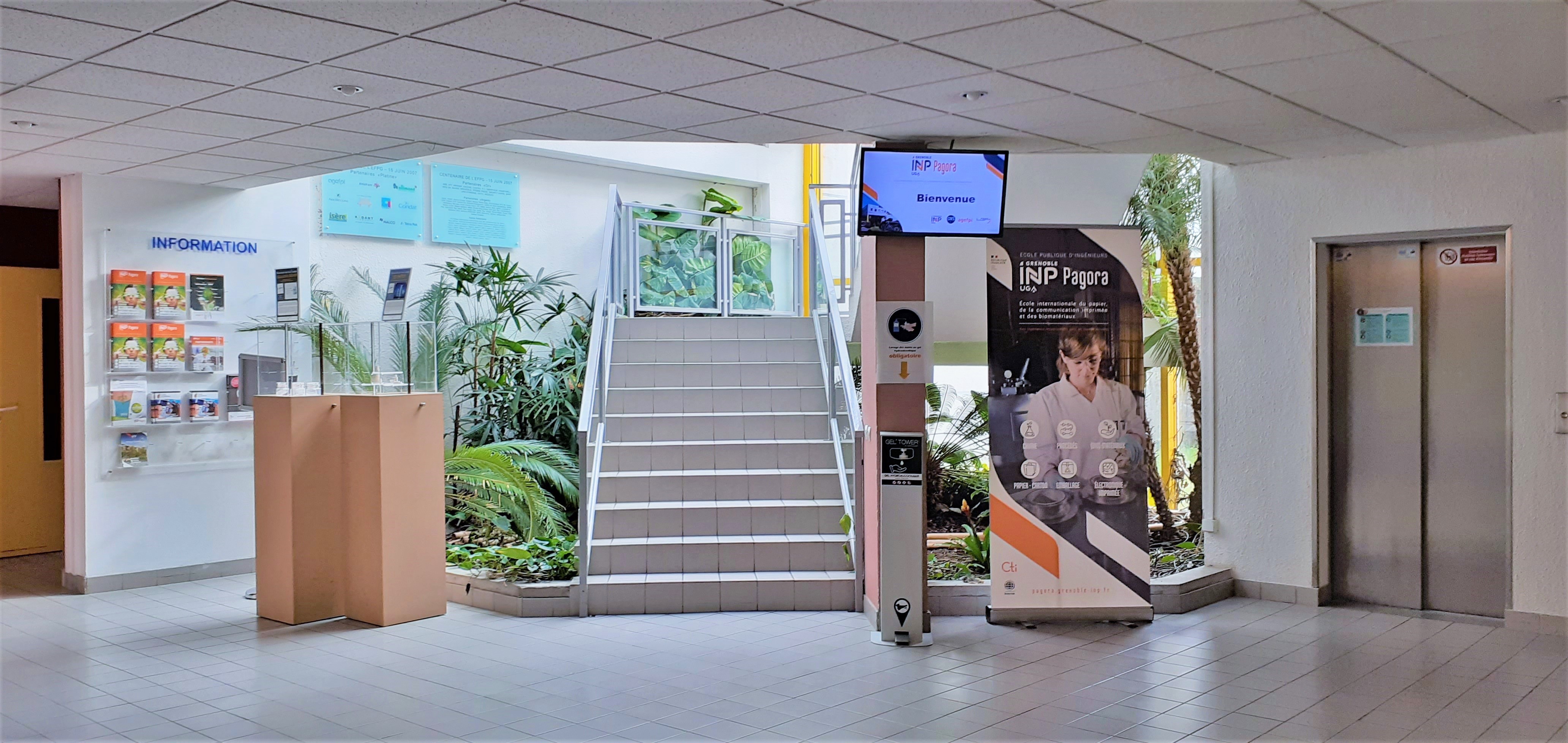 Hall d’entrée de l’école